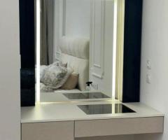 Coiffeuse avec miroir LED