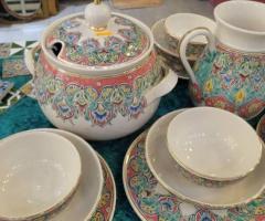 Service de table complet en céramique