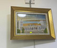 Tableau en Céramique Artisanale – Paysage Architectural Encadré