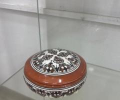 Boîte en Céramique Artisanale Berbère – Pot Décoratif avec Couvercle
